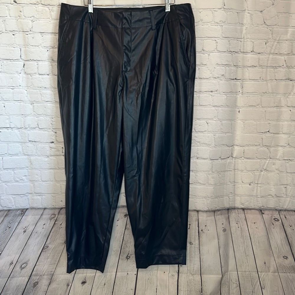 A new day Women’s Black Faux‎ Leather size 18w new with tags